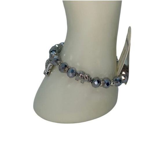 New NWT Silver Beaded Silver-Tone Rhinestone Elephant Pendant Stretch Bracelet - Picture 4 of 7